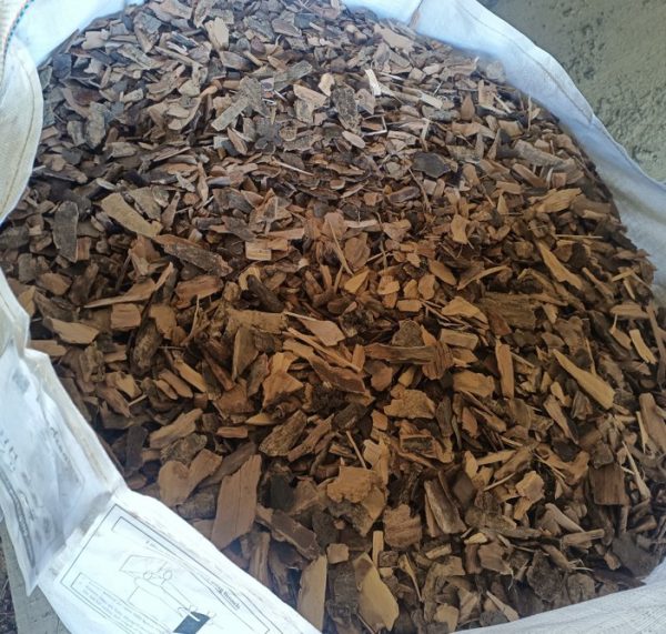 Bulk Bag of Decorative Bark Isle of Wight Kiln Dried Logs